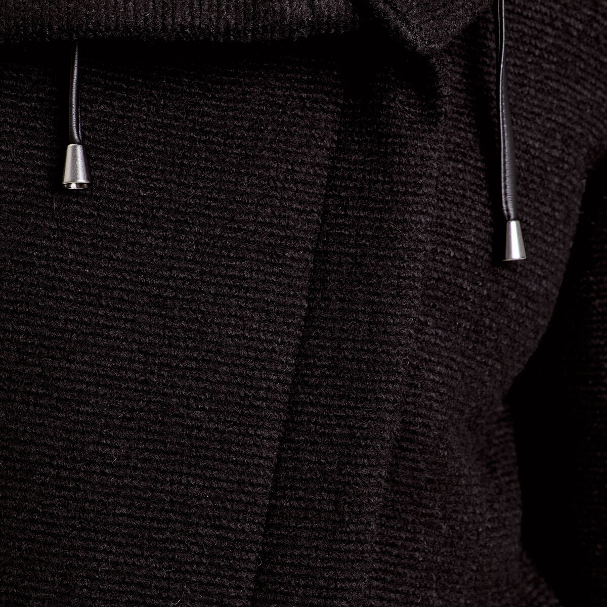 Manteau cintr&eacute; asym&eacute;trique noir femme