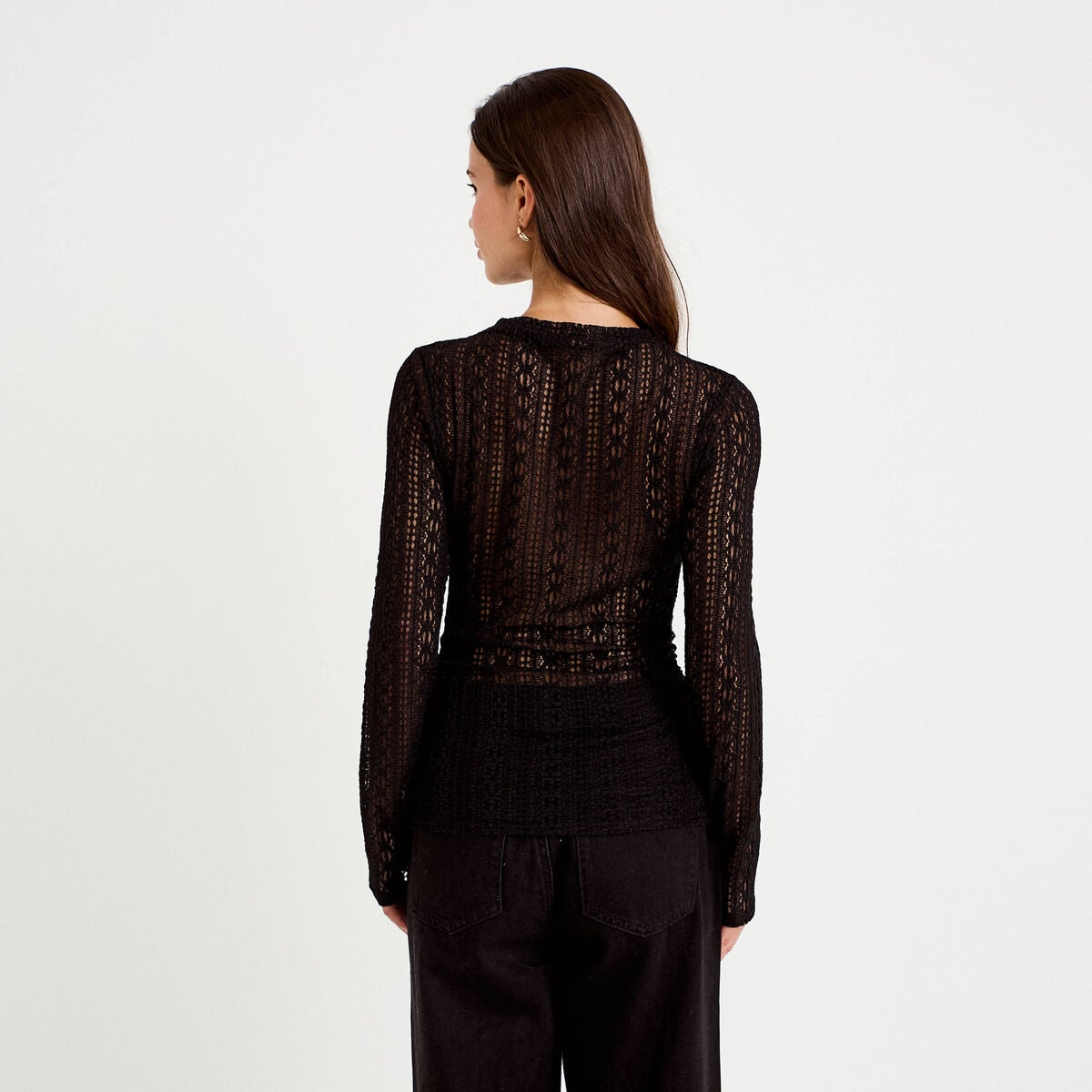Top ajust&eacute; col montant dentelle noir femme
