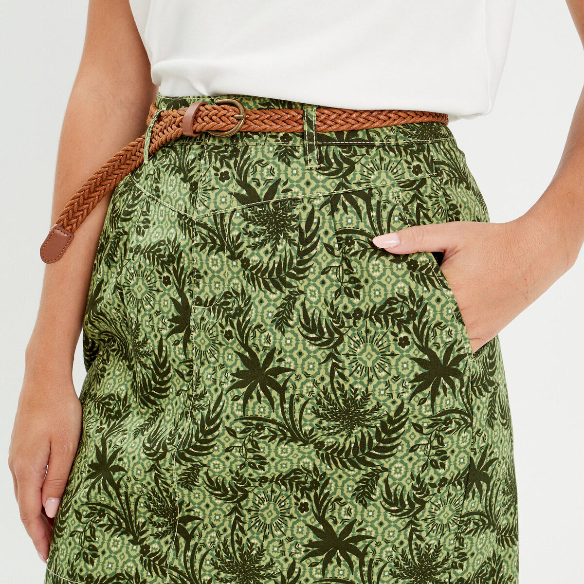 Jupe chino droite ceintur&eacute;e vert femme