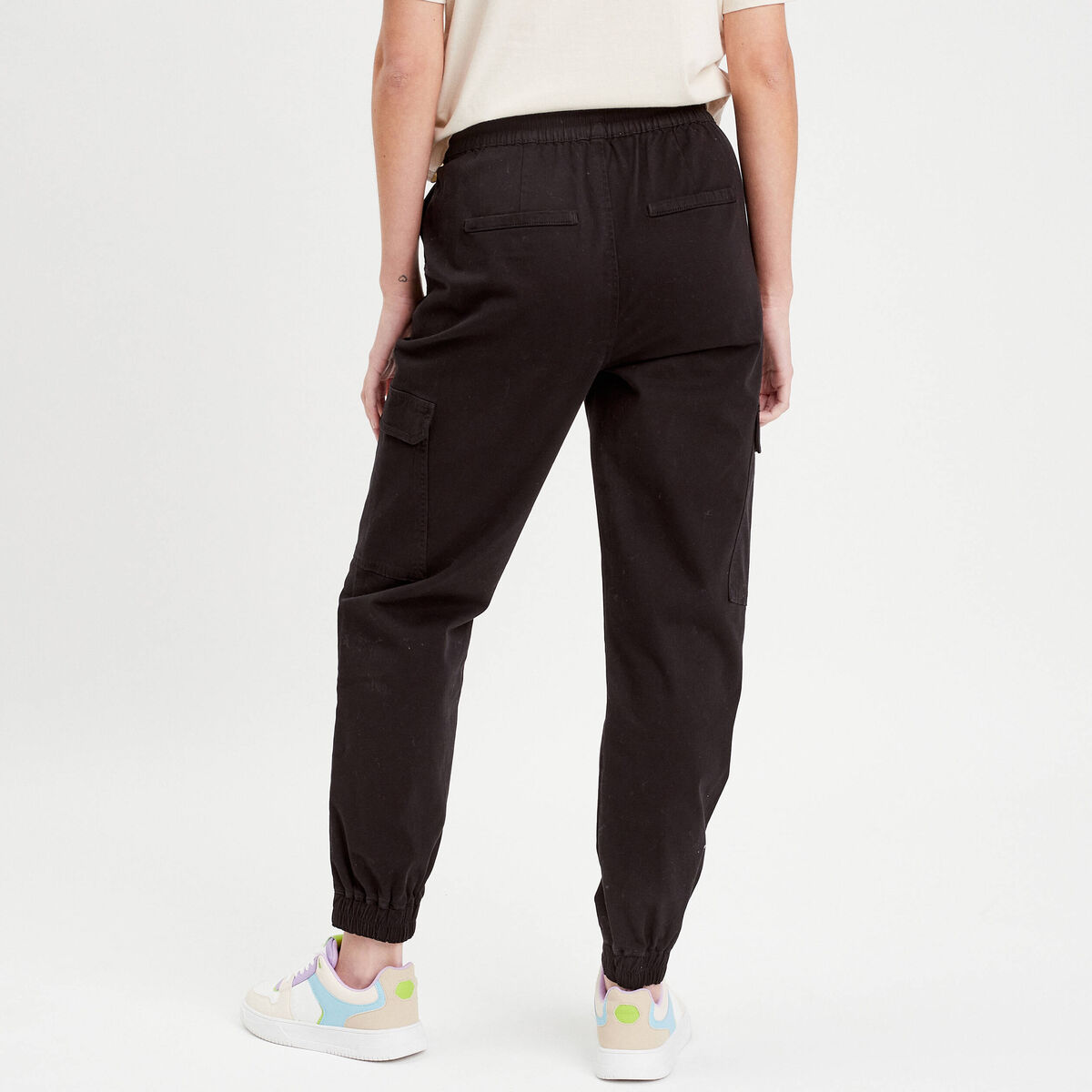 Pantalon cargo slim noir femme