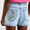 Short en jean avec broderie denim bleach femme