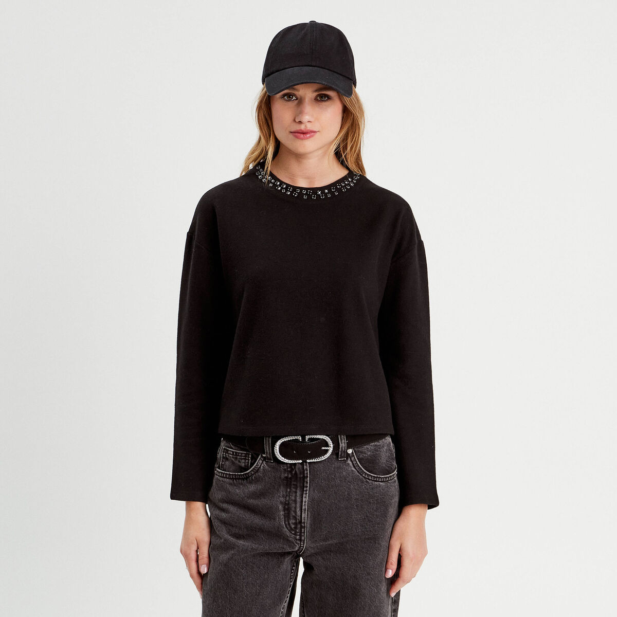 T-shirt col détails bijoux noir femme