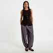 Gilet ajust&eacute; sans manches col rond noir femme