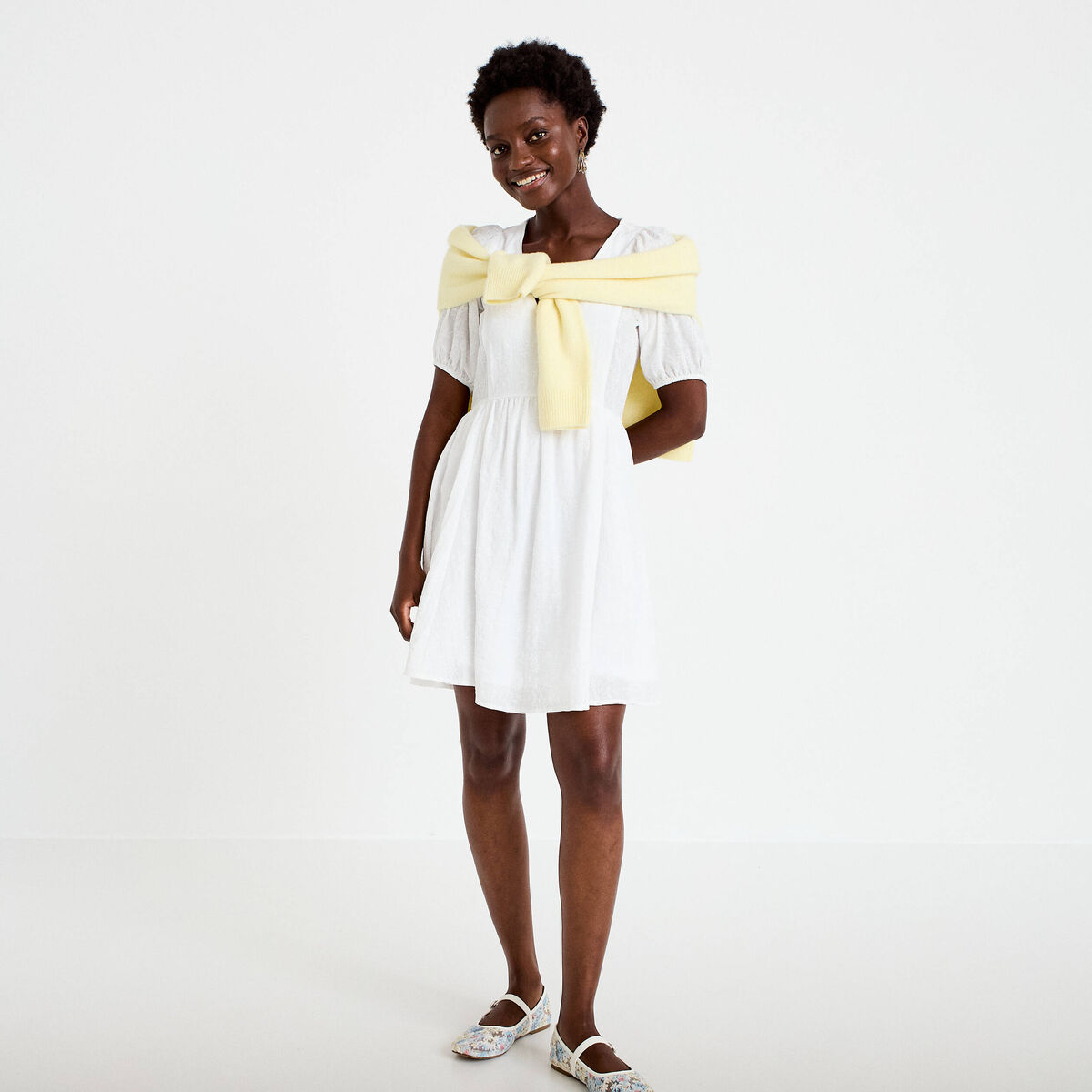 Robe droite courte col v manches courtes blanc femme