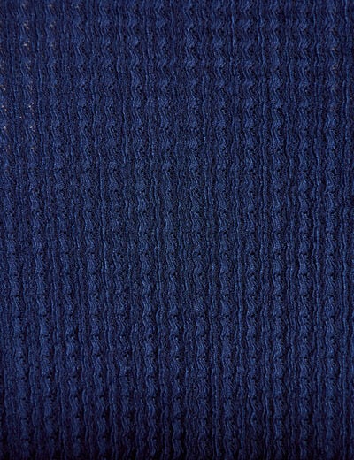 Blouse manches longues broderie bleu fonc&eacute; femme