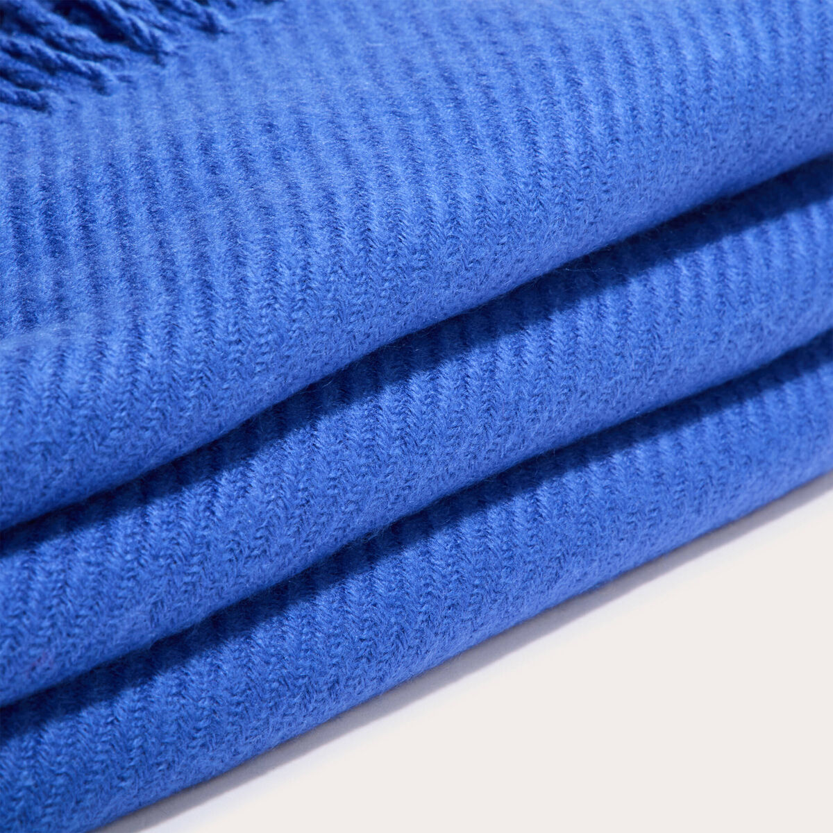 &Eacute;charpe &agrave; franges bleu electrique femme