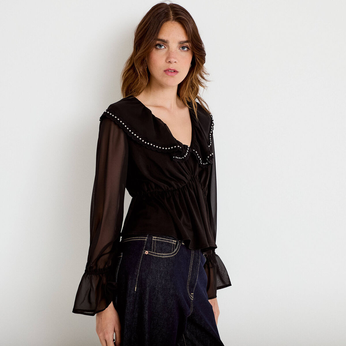 Blouse col claudine bas resserr&eacute; noir femme