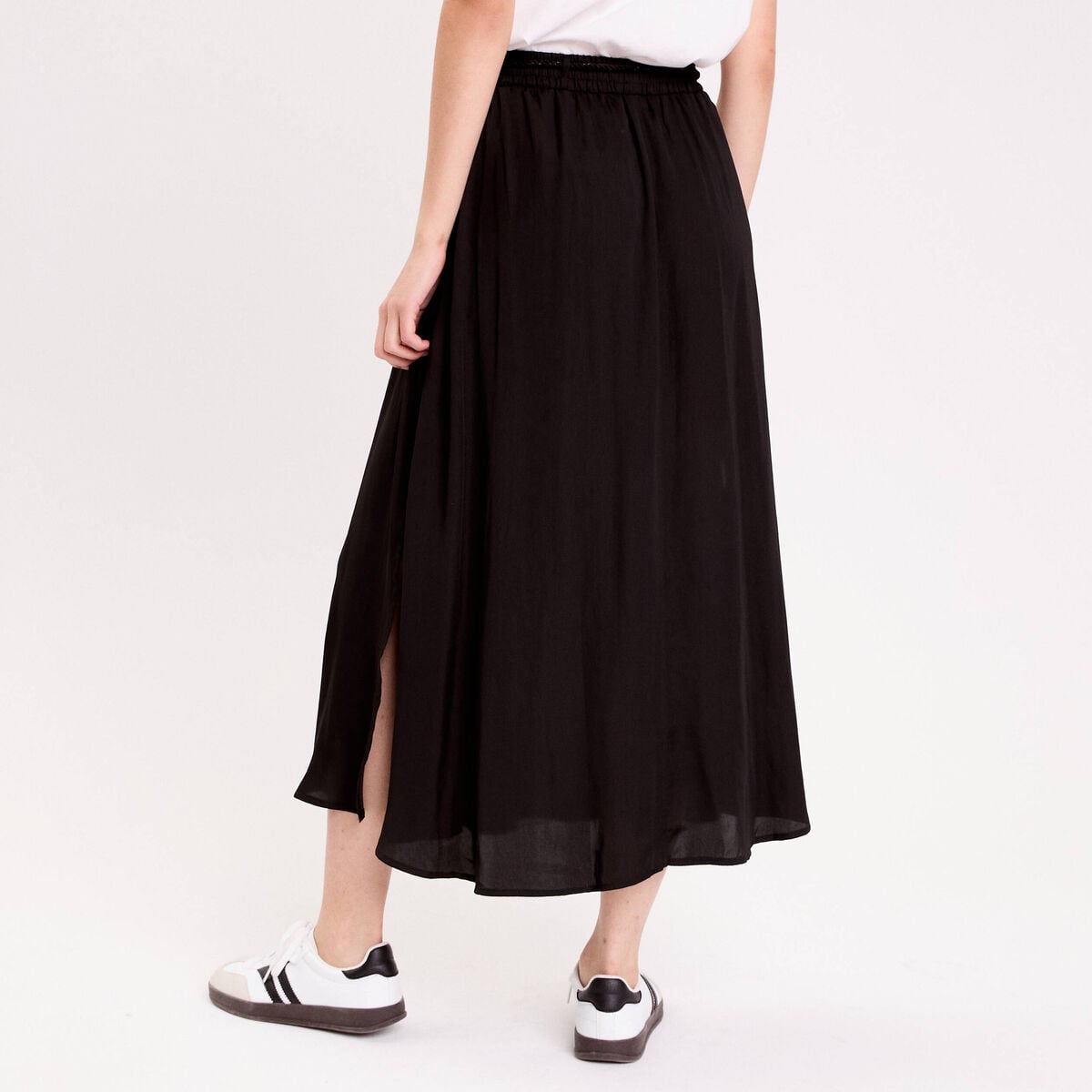 Jupe longue &eacute;vas&eacute;e satin noir femme