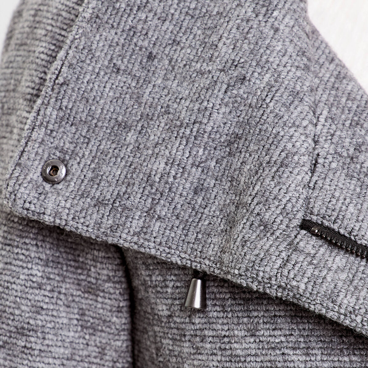 Manteau cintr&eacute; asym&eacute;trique gris fonc&eacute; femme