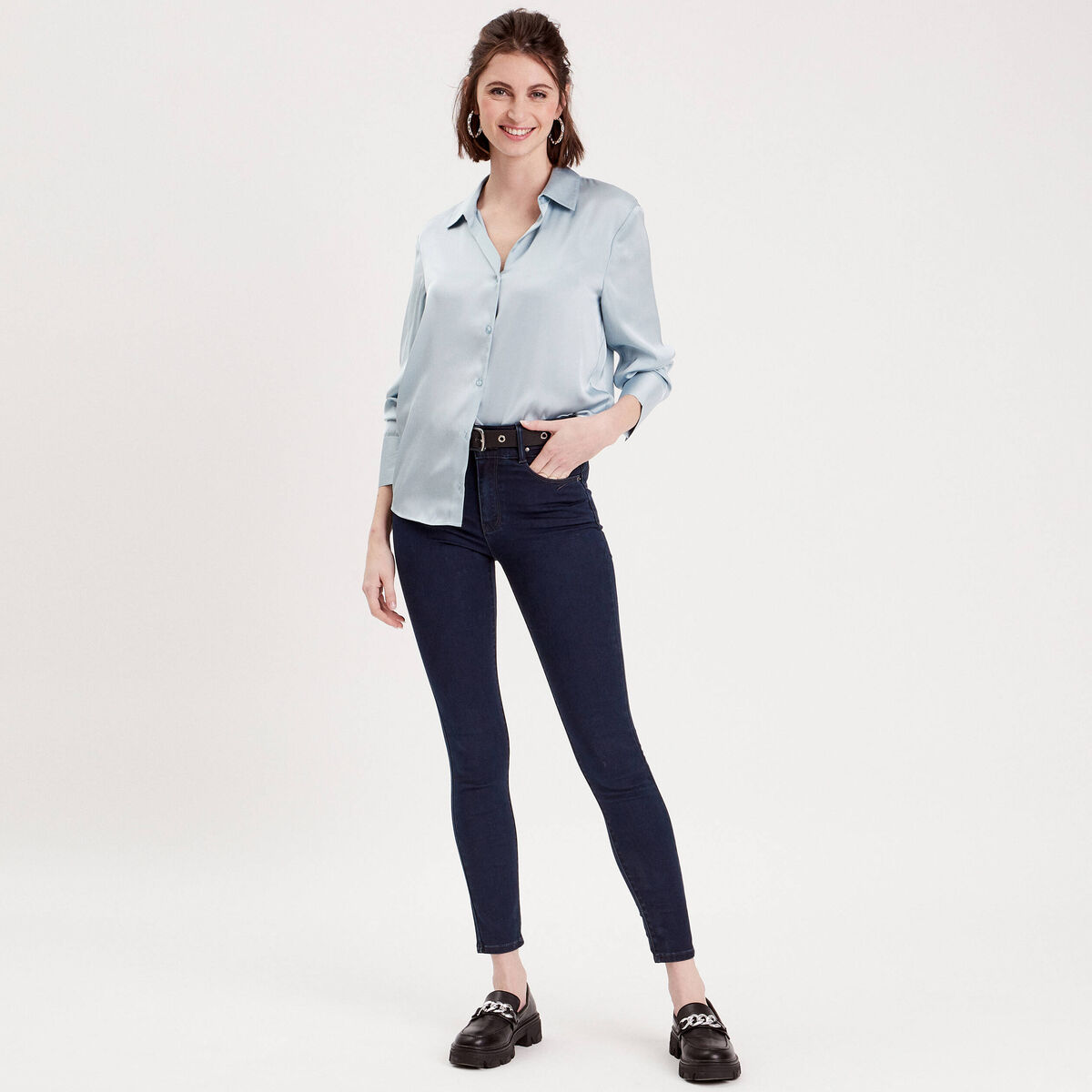 Chemise manches longues satin bleu clair femme