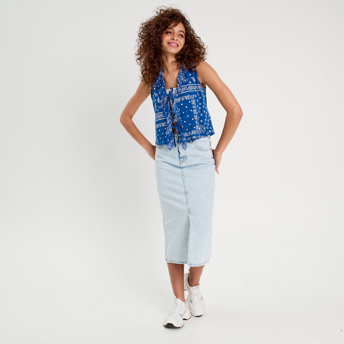 Blouse nouée sans manches bleu femme