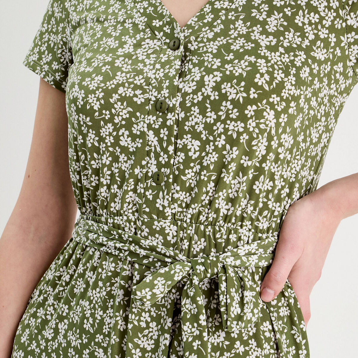 Robe évasée boutonnée vert kaki femme