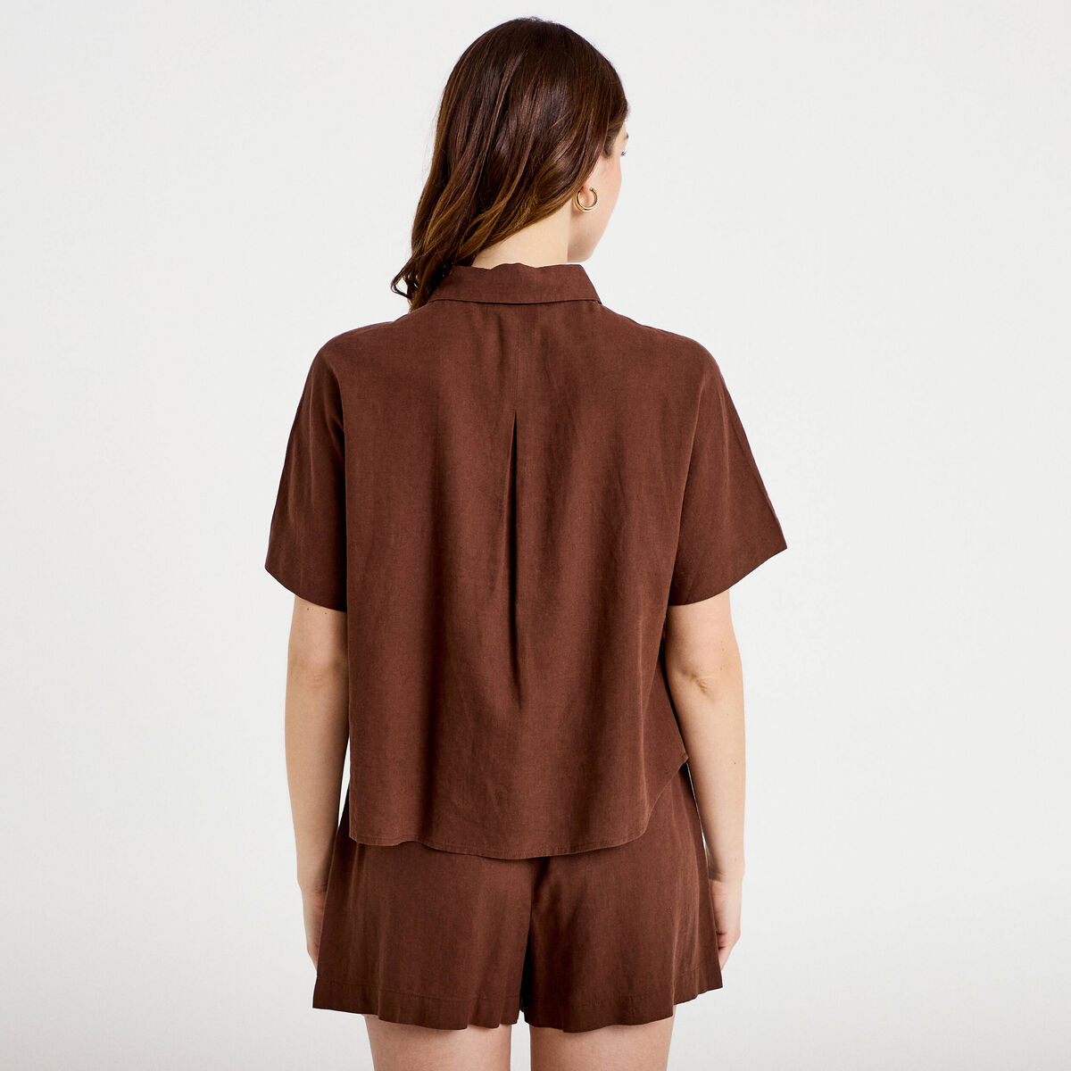 Chemise droite courte col classique marron femme