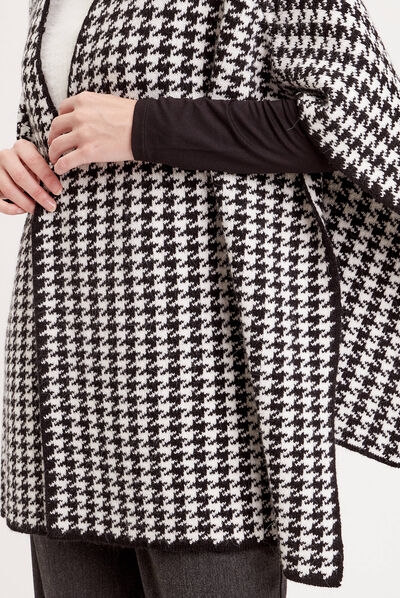 Cape tricotée noir femme