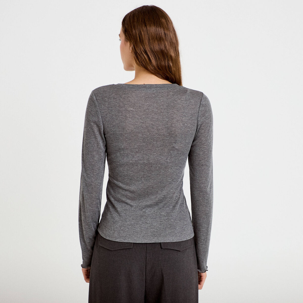 T-shirt ajust&eacute; col rond manches longues gris fonc&eacute; femme