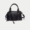 Sac port&eacute; main noir femme