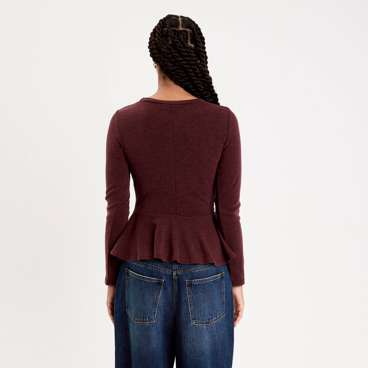 Pull ajust&eacute; court manches longues bordeaux femme