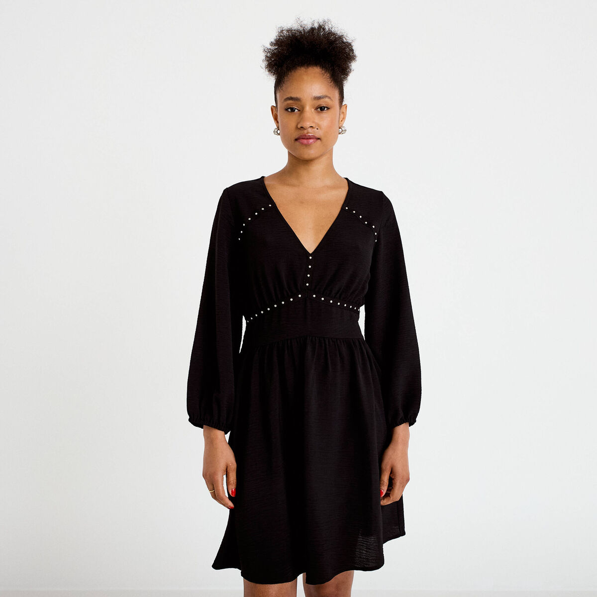 Robe &eacute;vas&eacute;e col v manches longues noir femme