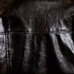 Veste droite cropped en similicuir noir femme