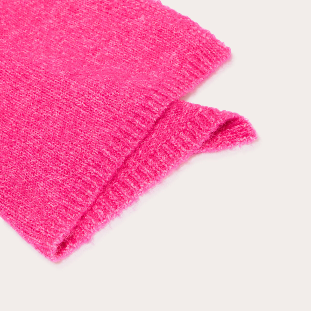 Ensemble bonnet et &eacute;charpe pr&ecirc;t &agrave; offrir rose fushia femme