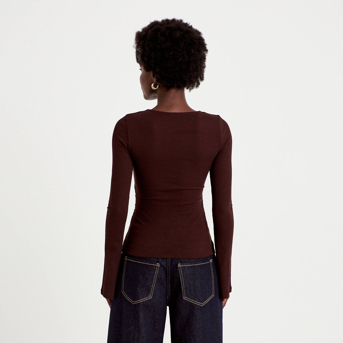 T-shirt ajust&eacute; col rond manches longues marron fonc&eacute; femme