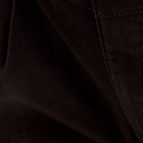 Short chino ceinturé noir femme