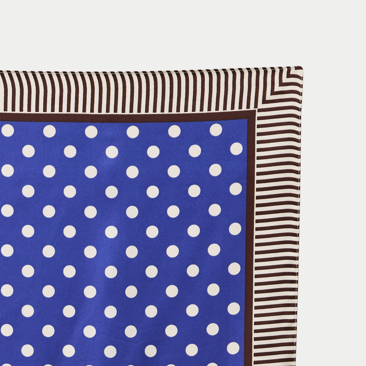 Foulard satin&eacute; soyeux bleu electrique femme