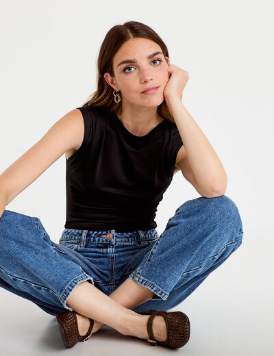 Body ajust&eacute; d&eacute;collet&eacute; sans manches noir femme