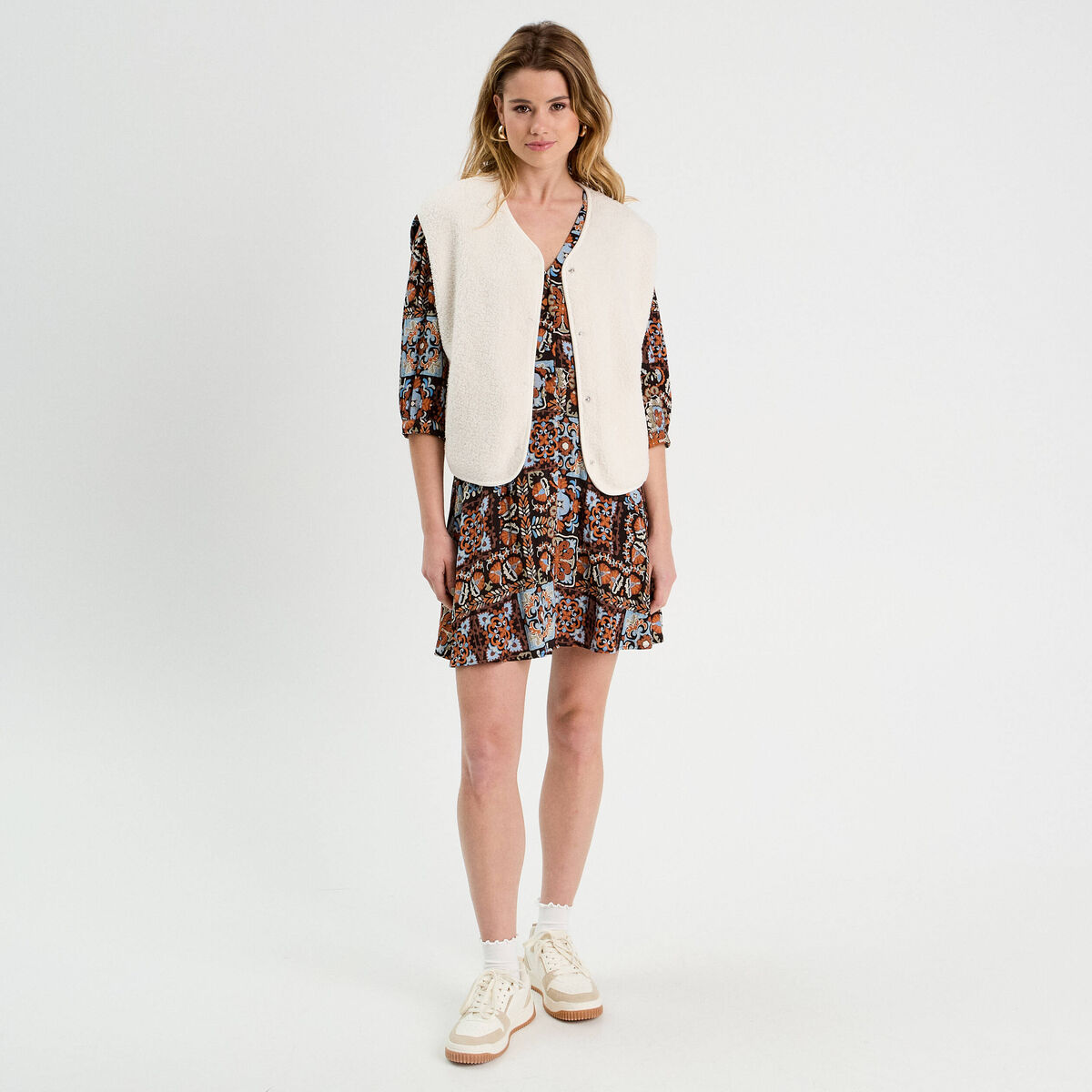 Robe &eacute;vas&eacute;e manches 3/4 noir femme