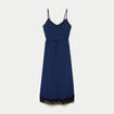 Robe longue &eacute;vas&eacute;e col v dentelle bleu marine femme