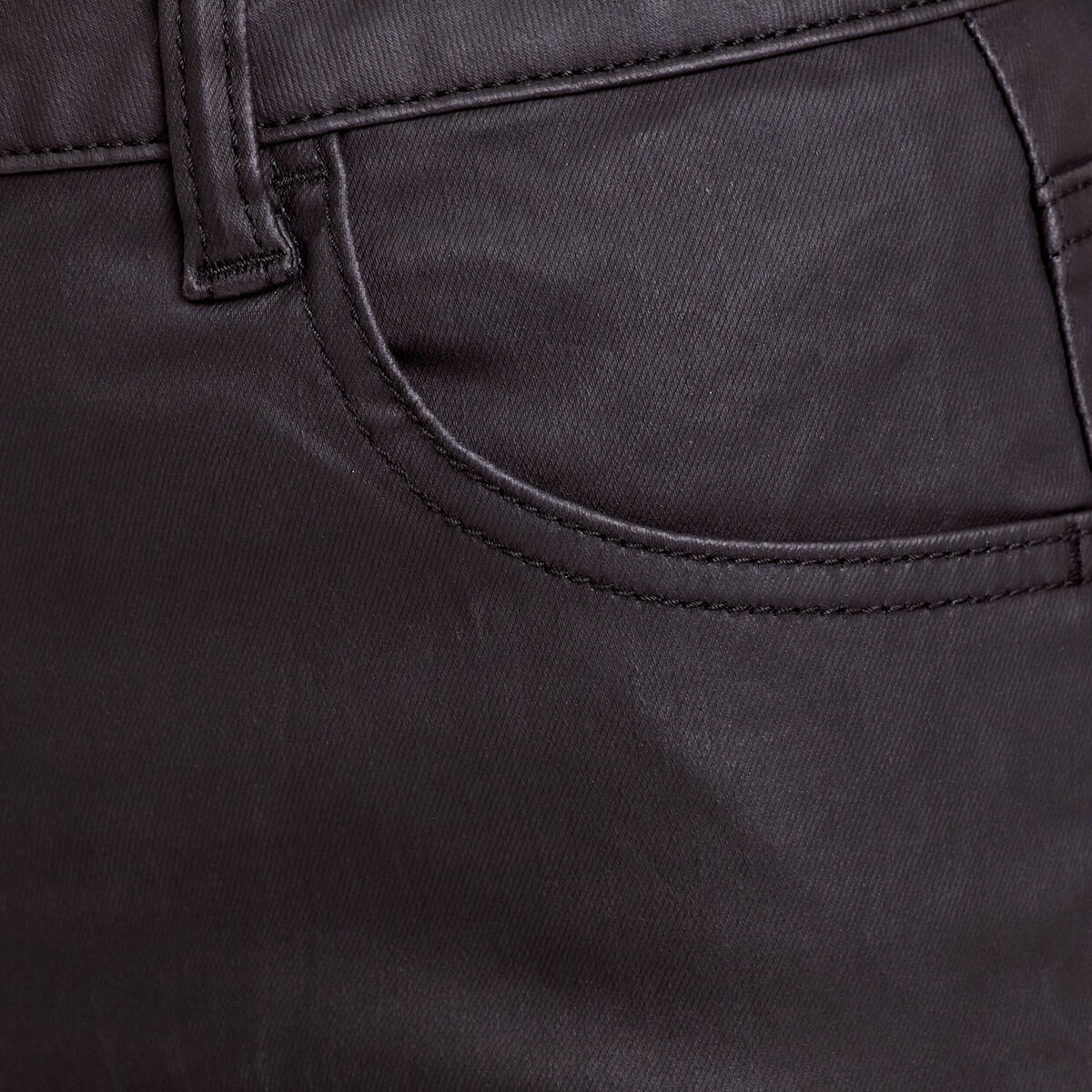 Pantalon droit enduit denim noir enduit femme