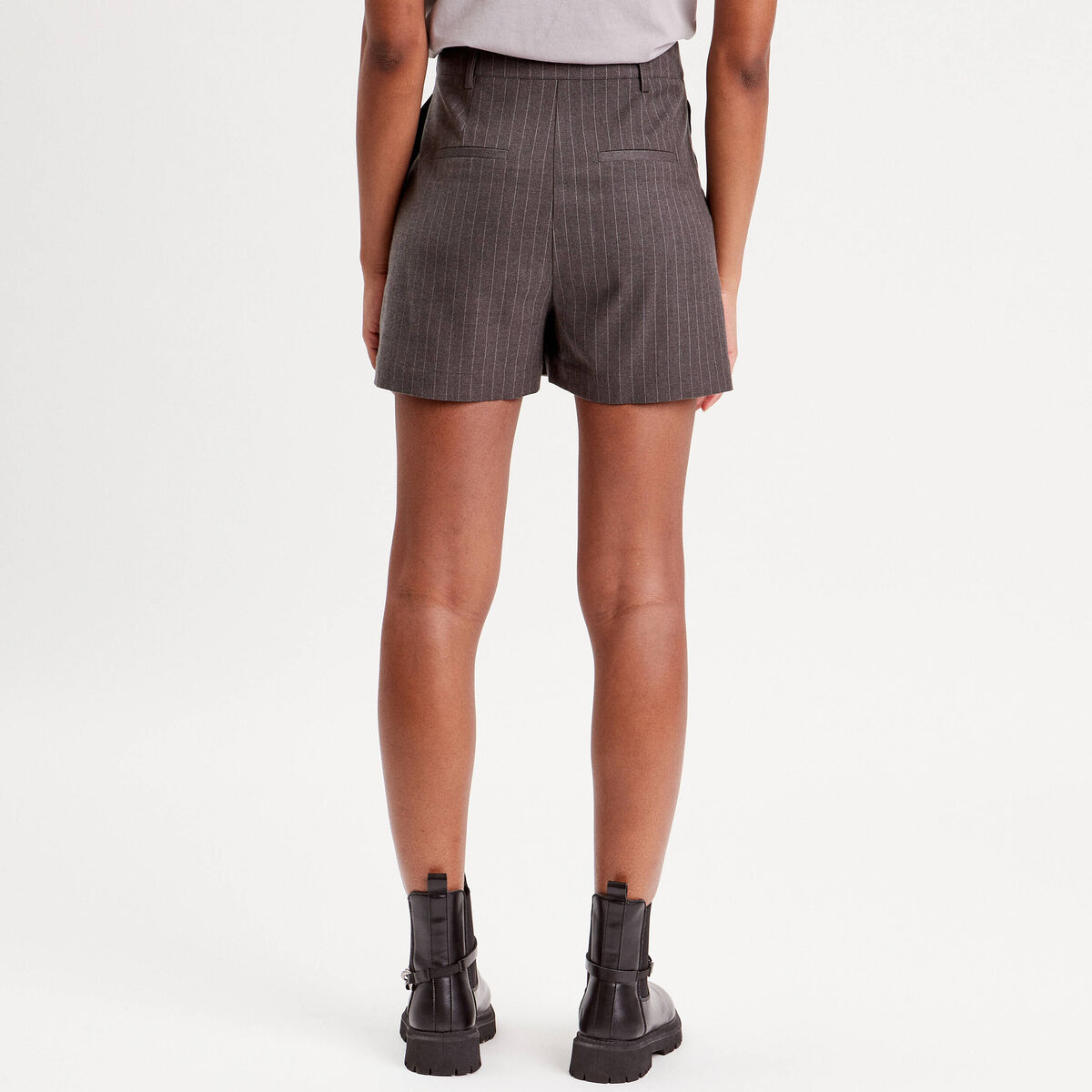 Short city droit gris femme