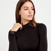 T-shirt ajust&eacute; col roul&eacute; dentelle noir femme