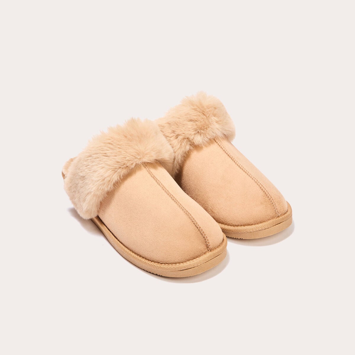 Chaussons fausse fourrure sable femme