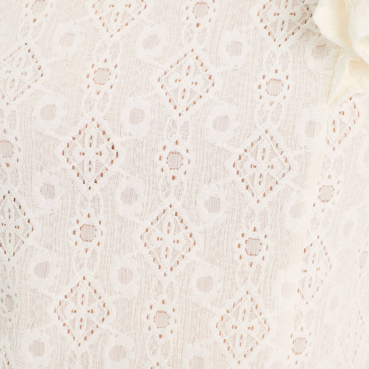 Blouse brodée avec volants ecru femme