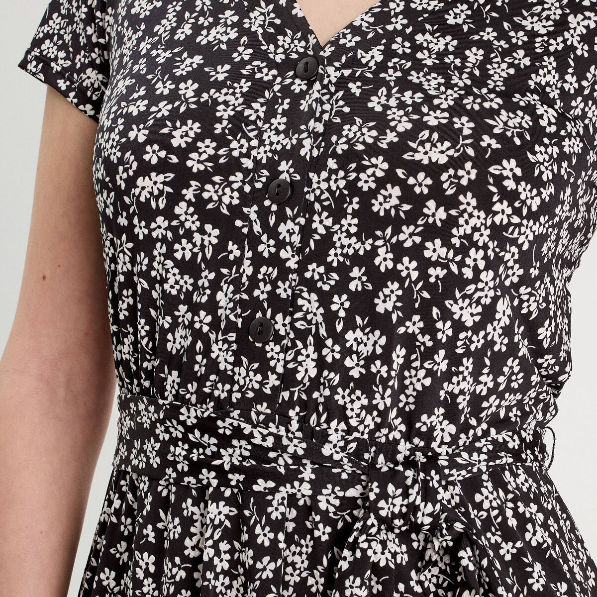 Robe évasée boutonnée noir femme