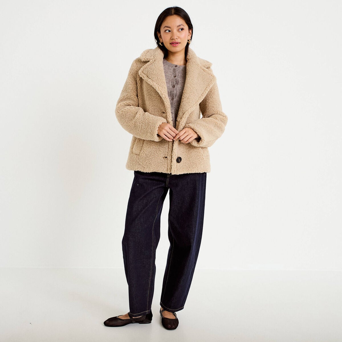Manteau droit bouclettes col tailleur beige femme