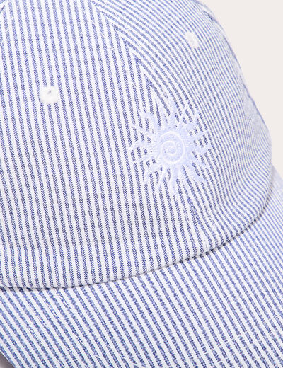 Casquette détails brodés bleu ciel femme
