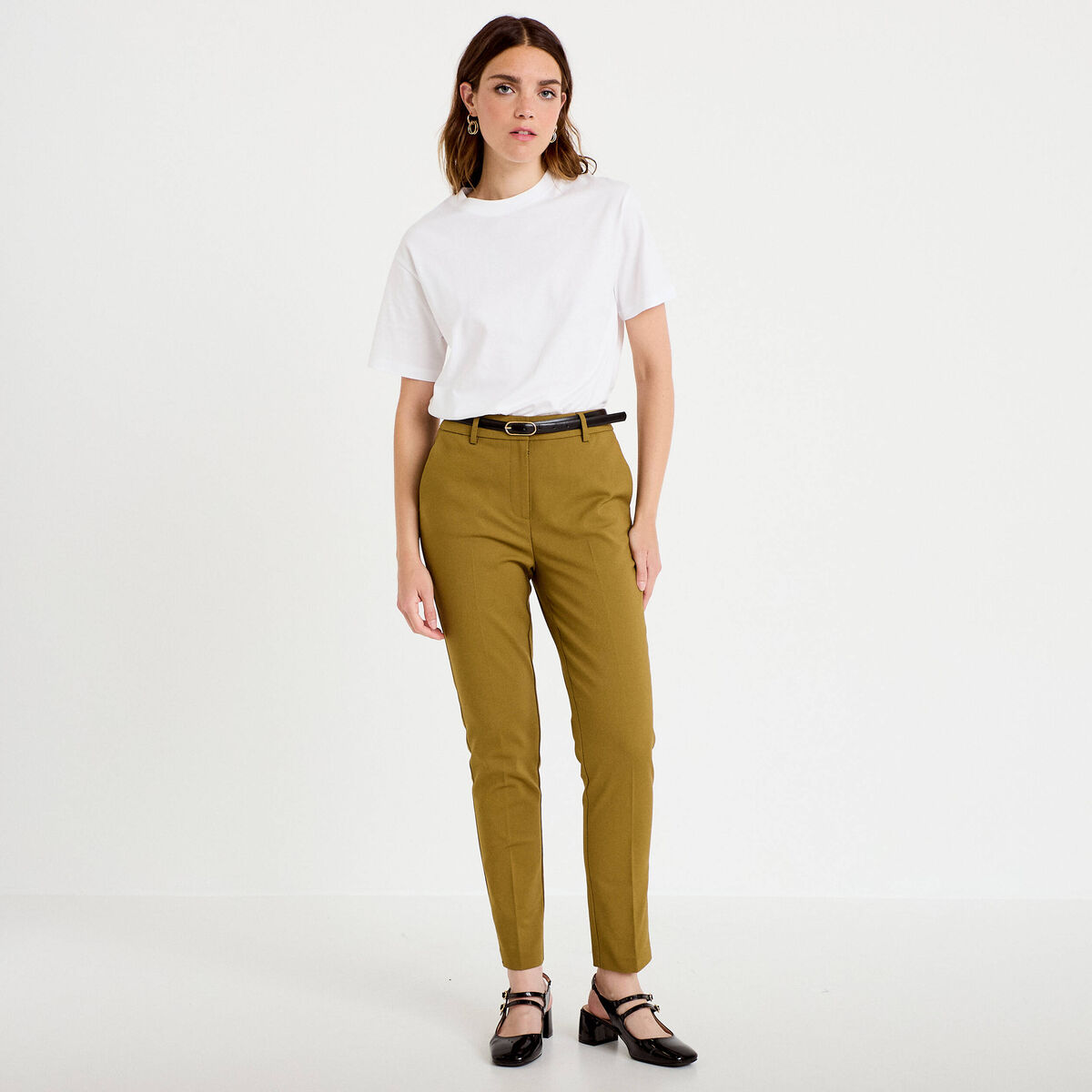 Pantalon cigarette ceintur&eacute; vert kaki femme