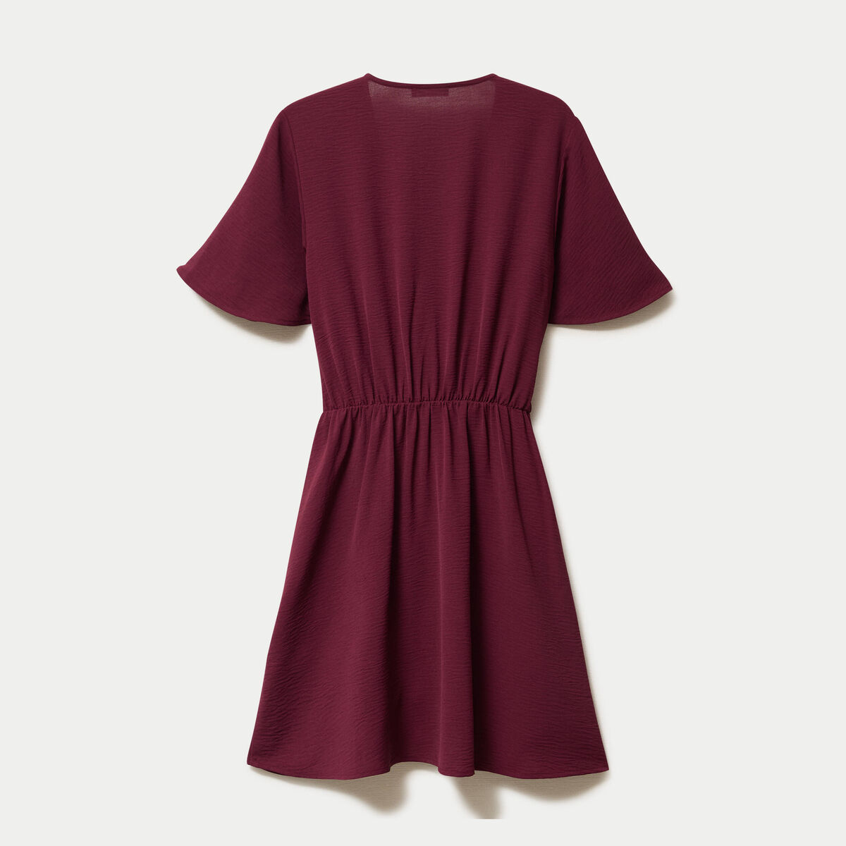 Robe courte &eacute;vas&eacute;e col v manches courtes bordeaux femme