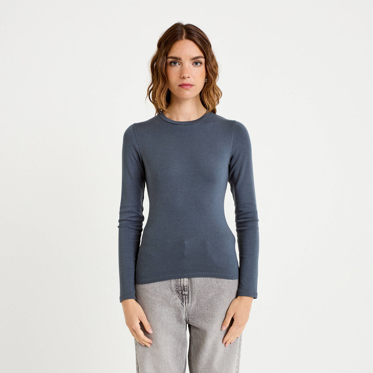 T-shirt cintr&eacute; col rond manches longues gris femme