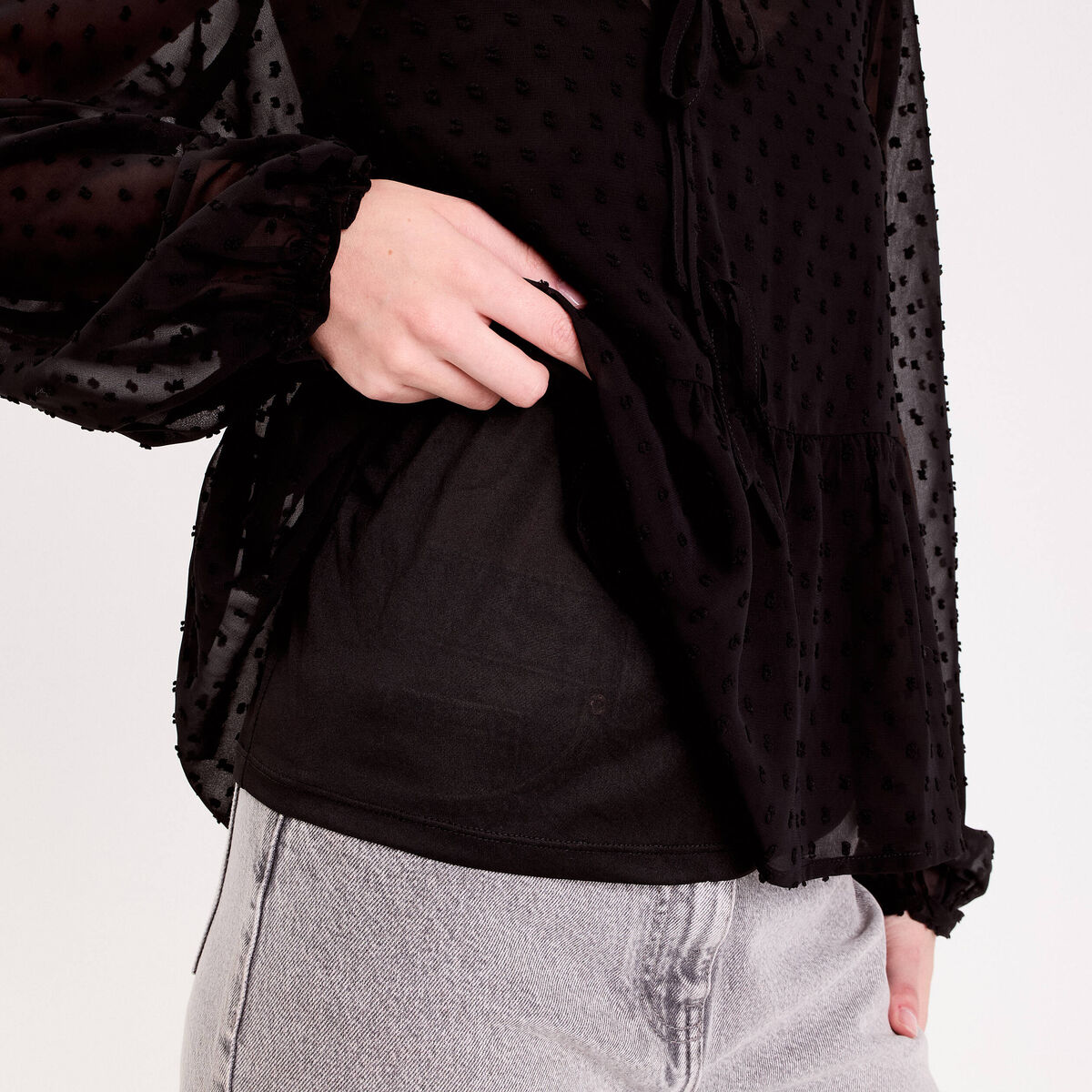 Blouse courte droite col v noir femme