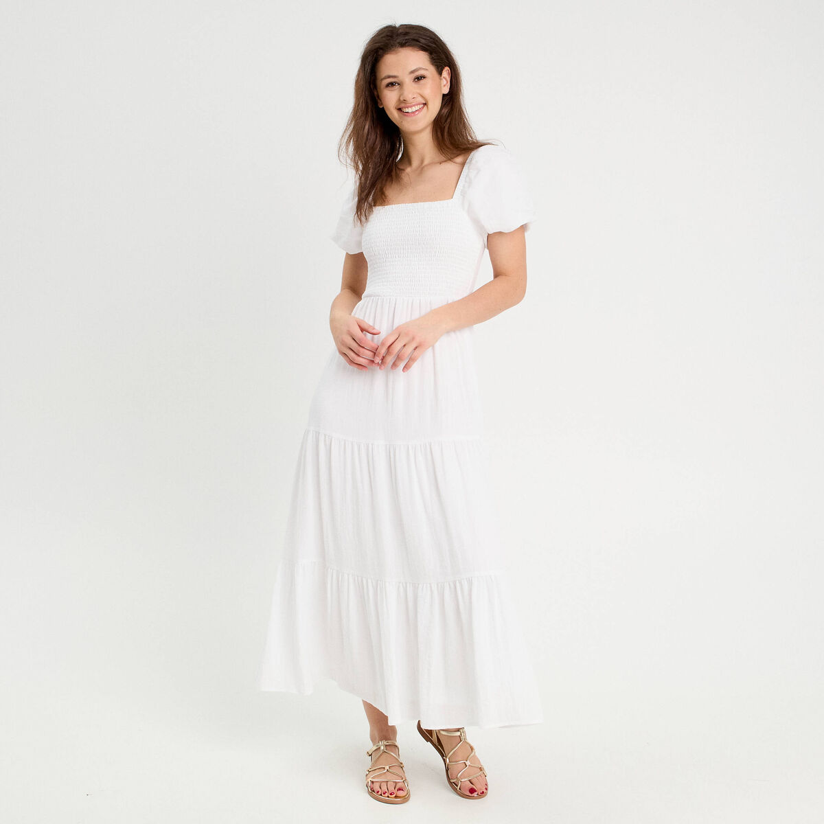 Robe longue évasée smockée blanc femme