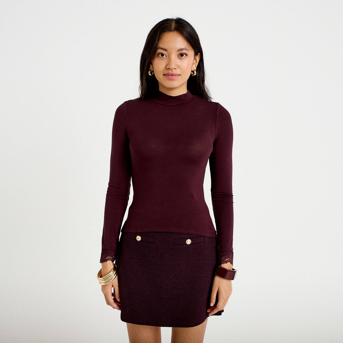 T-shirt ajust&eacute; col roul&eacute; dentelle prune femme