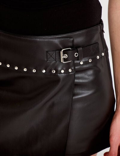 Jupe-short mini enduite d&eacute;tails clout&eacute;s noir femme