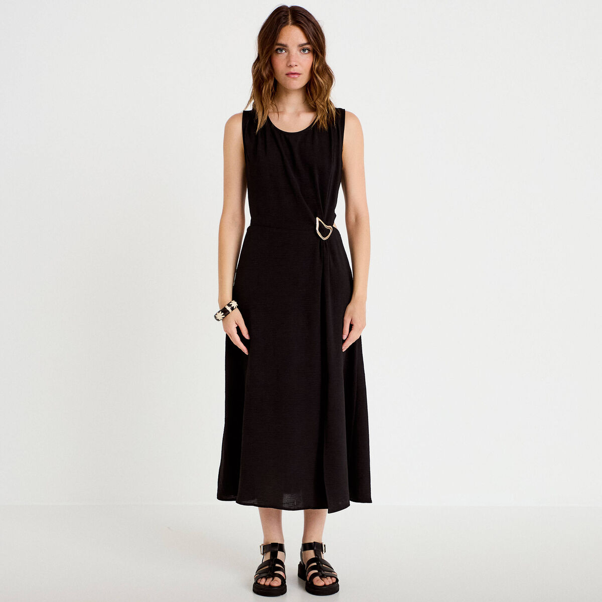 Robe &eacute;vas&eacute;e 3/4 sans manches col rond noir femme