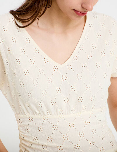 T-shirt ajour&eacute; col v manches courtes ecru femme