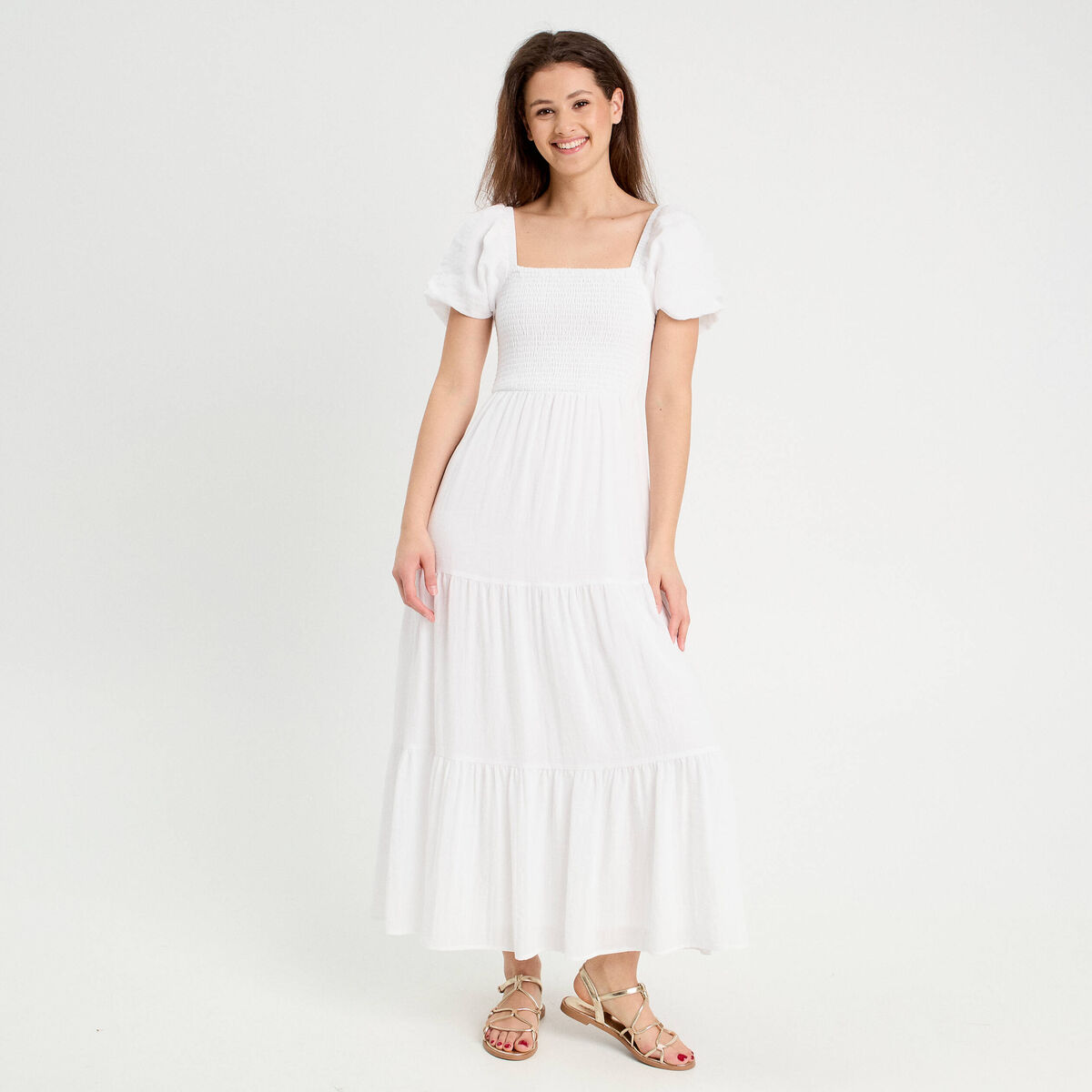 Robe longue évasée smockée blanc femme