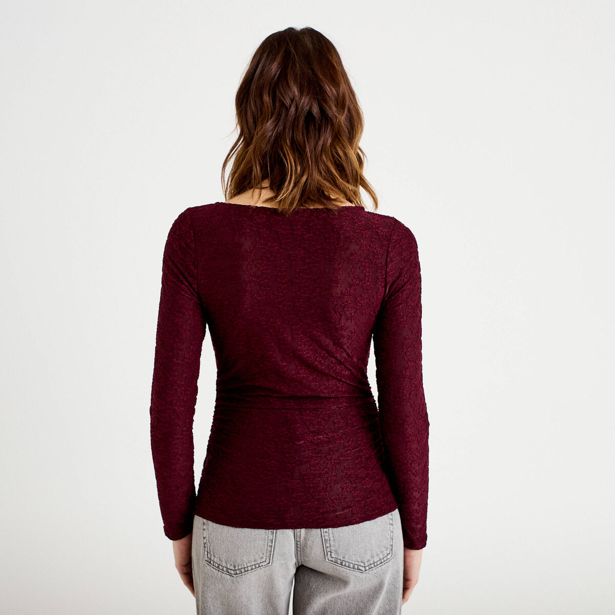 T-shirt motif en relief violet fonc&eacute; femme