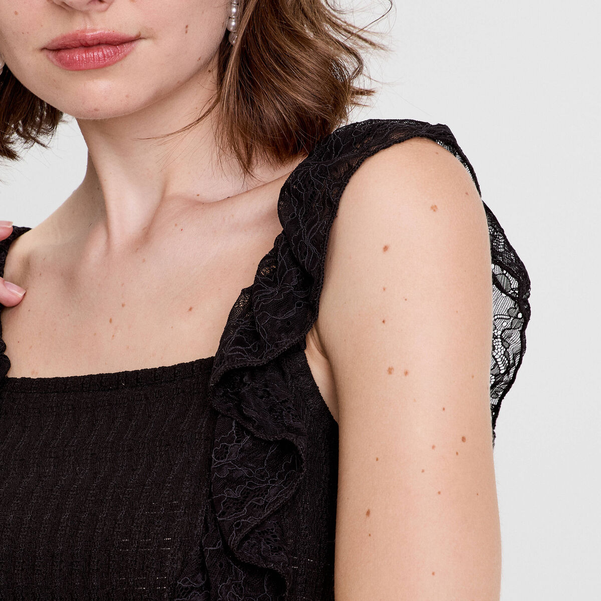 Top sans manches dentelle bas resserr&eacute; noir femme